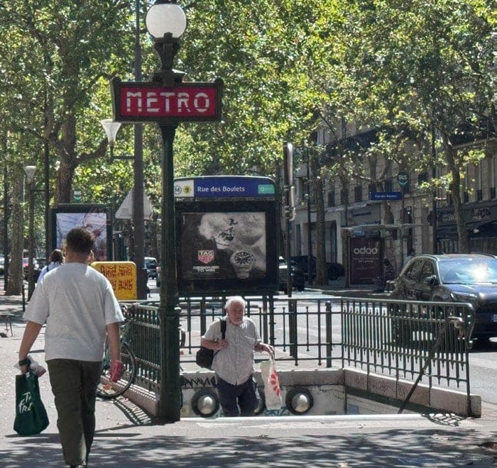Bouche de métro Rue des Boulets, ligne 9